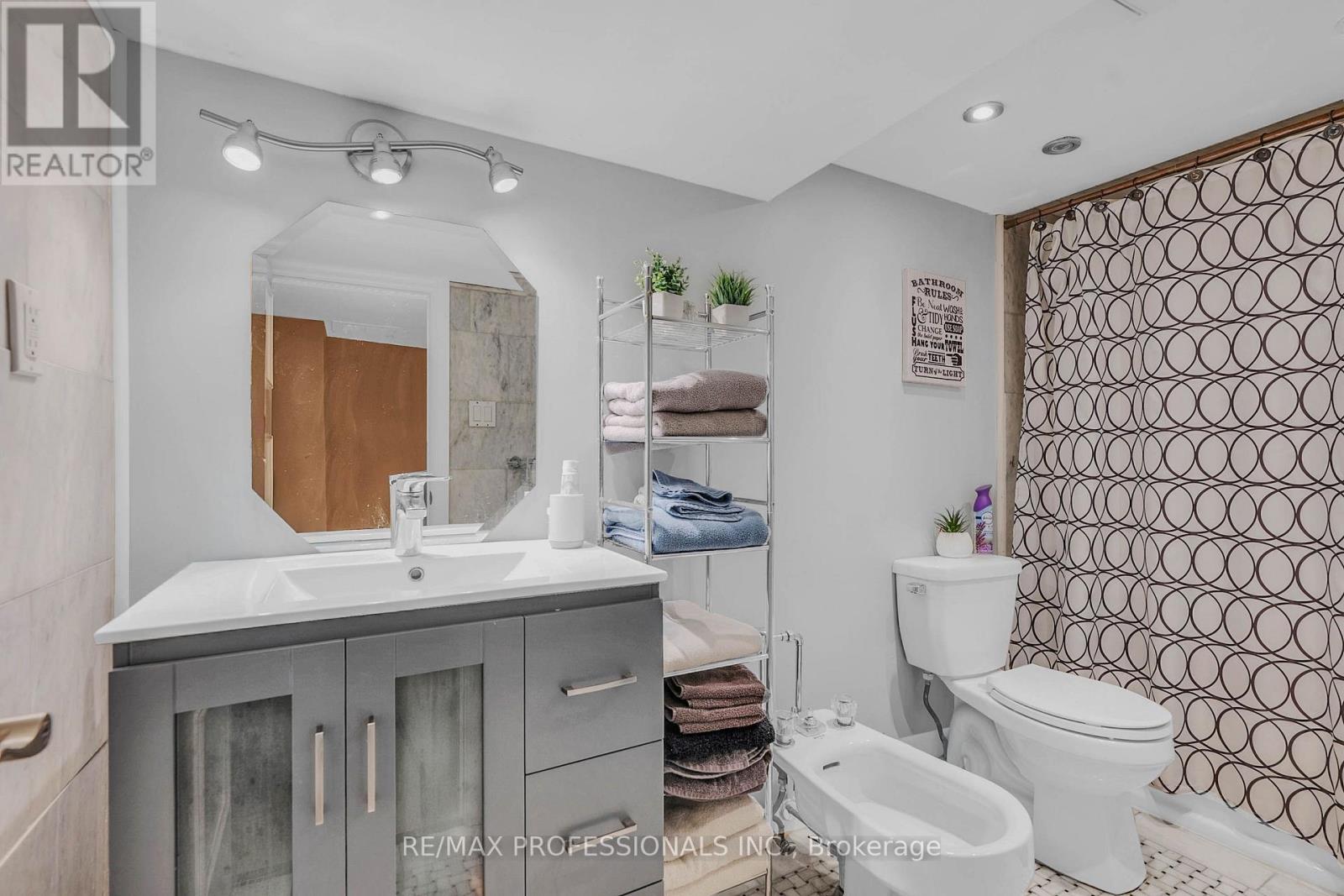 23 ANTHIA DRIVE - 35