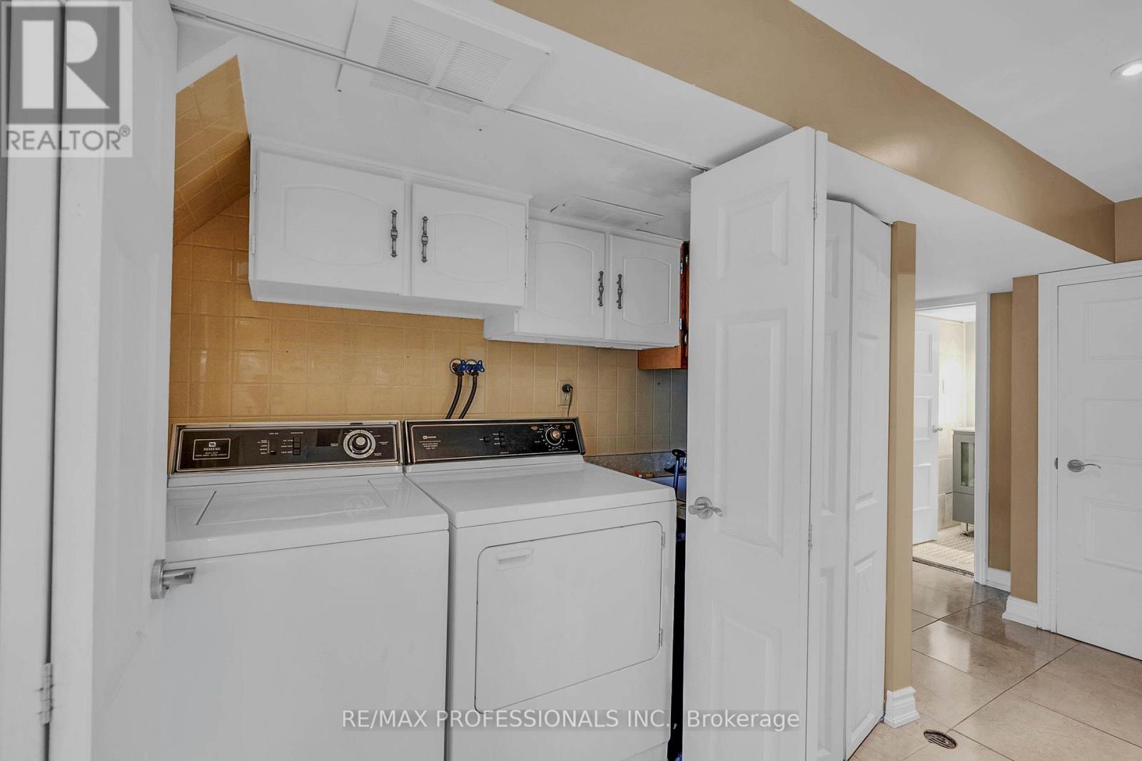 23 ANTHIA DRIVE - 36