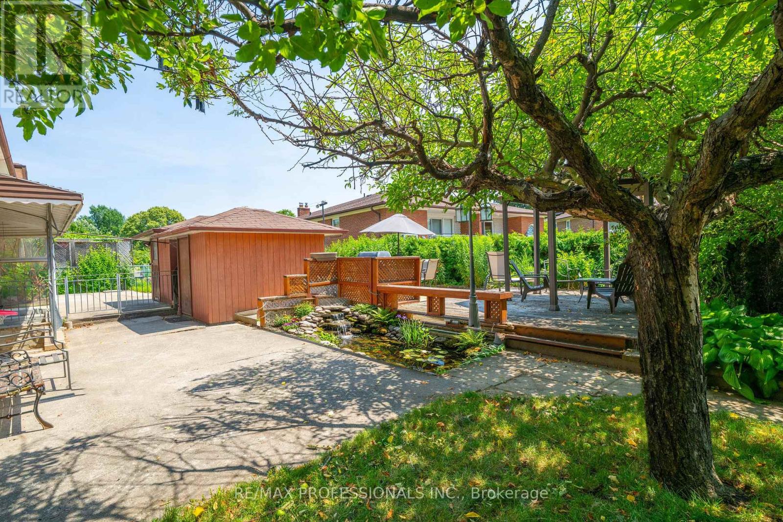23 ANTHIA DRIVE - 38