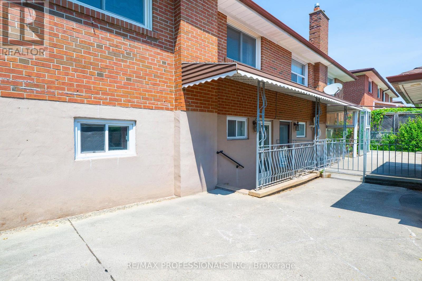 23 ANTHIA DRIVE - 41