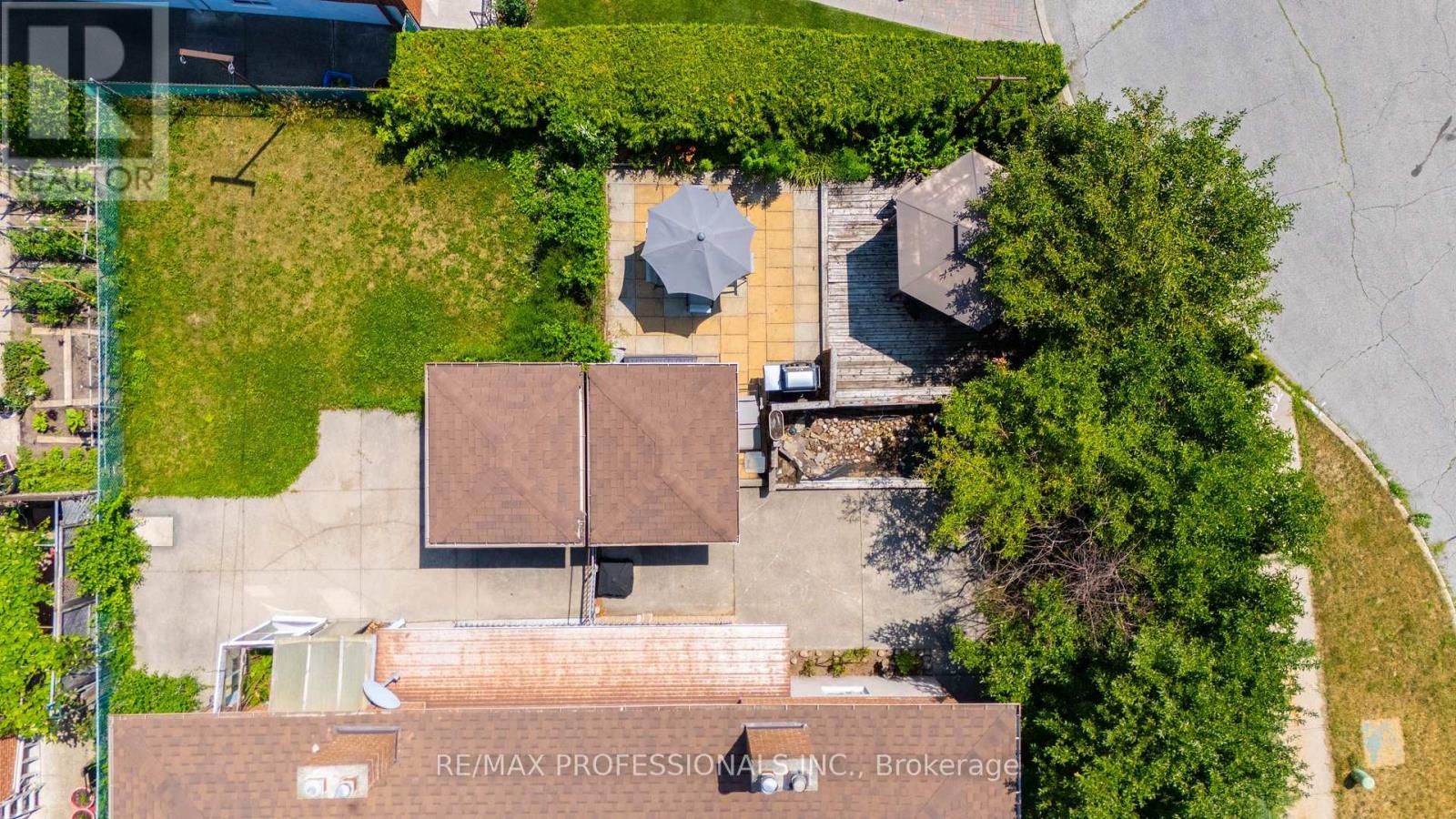 23 ANTHIA DRIVE - 44