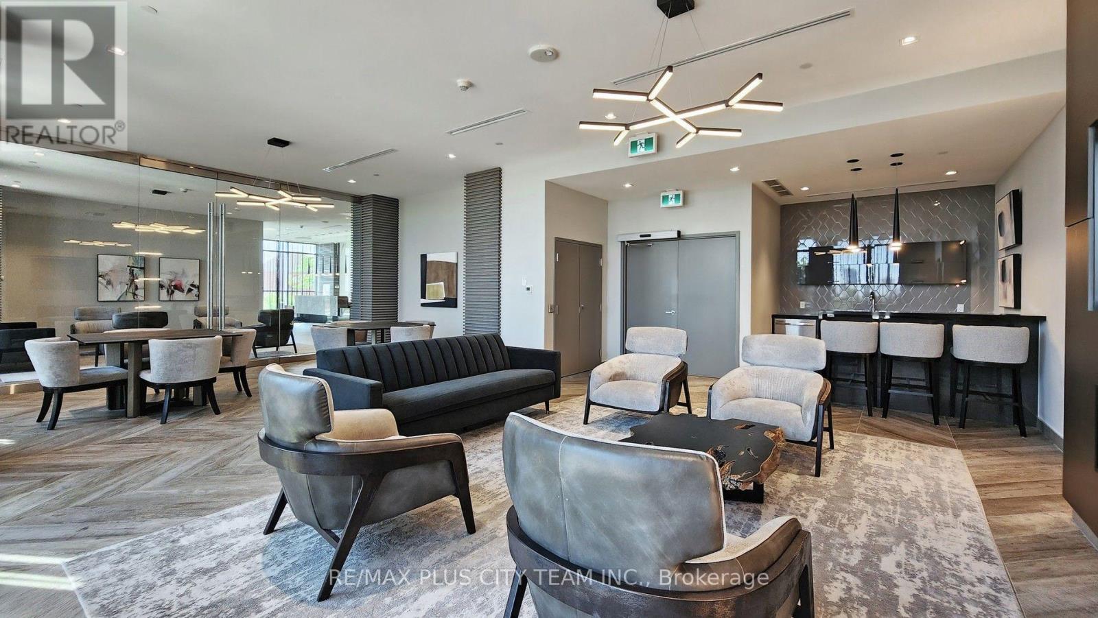 #423 50 THOMAS RILEY ROAD - 18