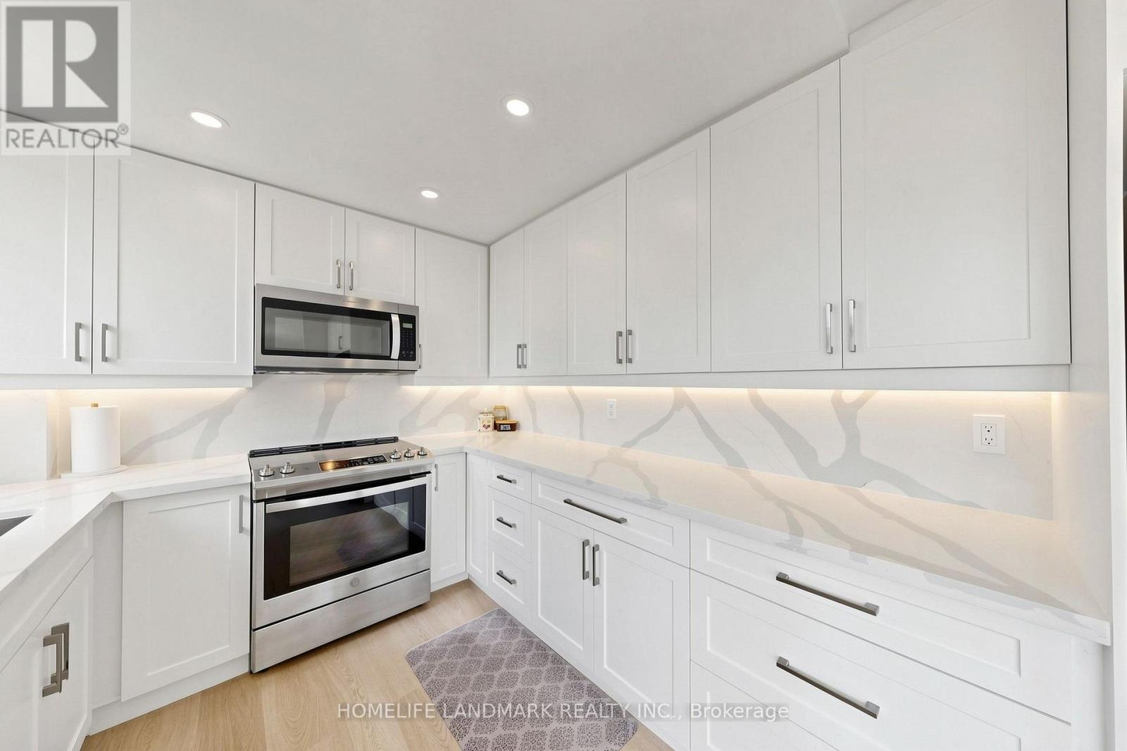 #403 1230 MARLBOROUGH COURT - 11
