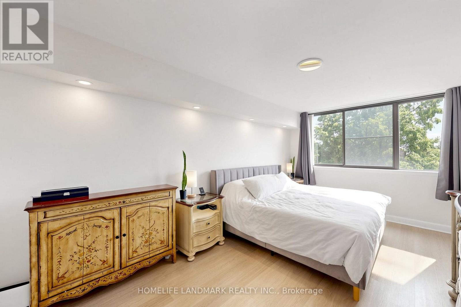 #403 1230 MARLBOROUGH COURT - 26
