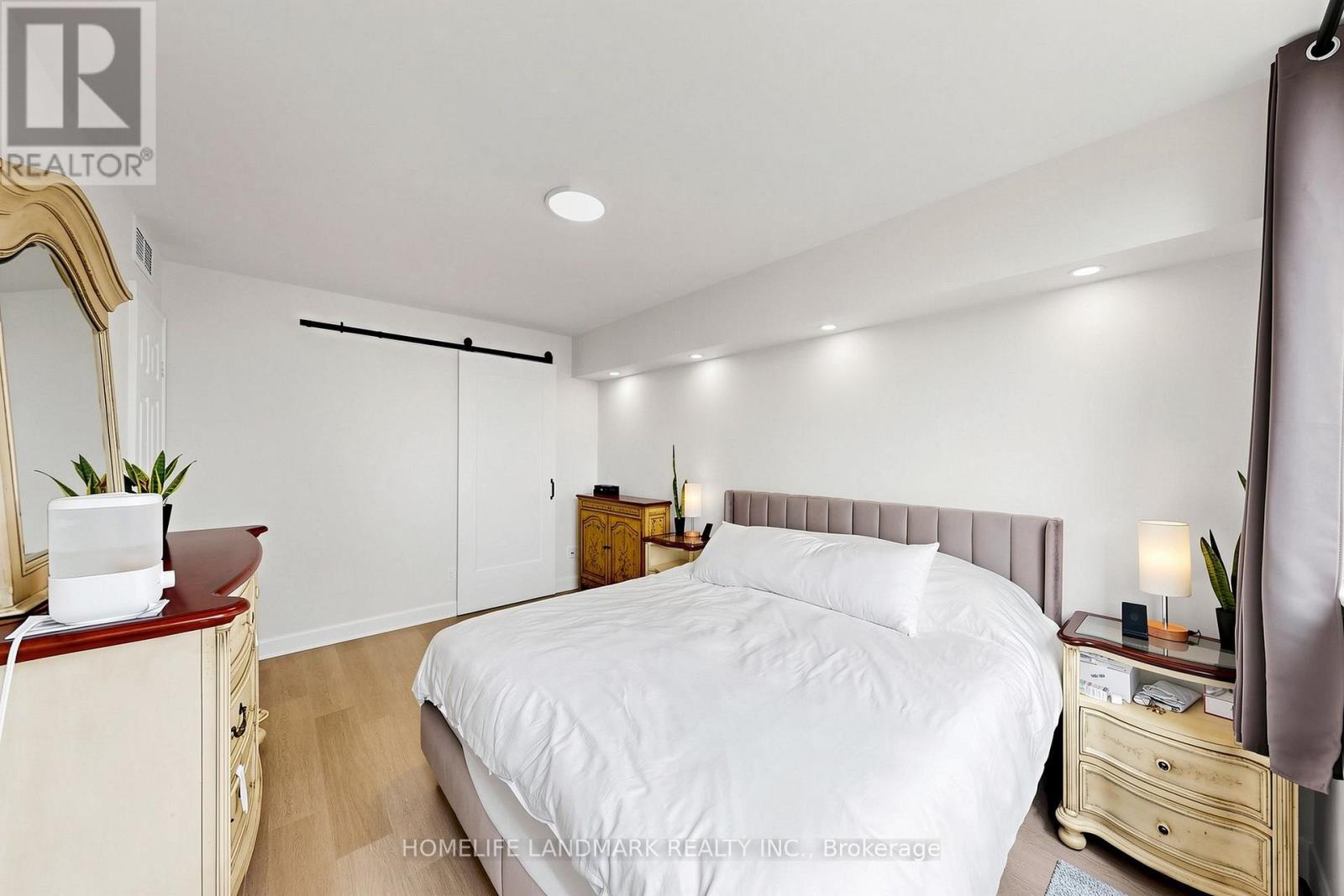 #403 1230 MARLBOROUGH COURT - 29
