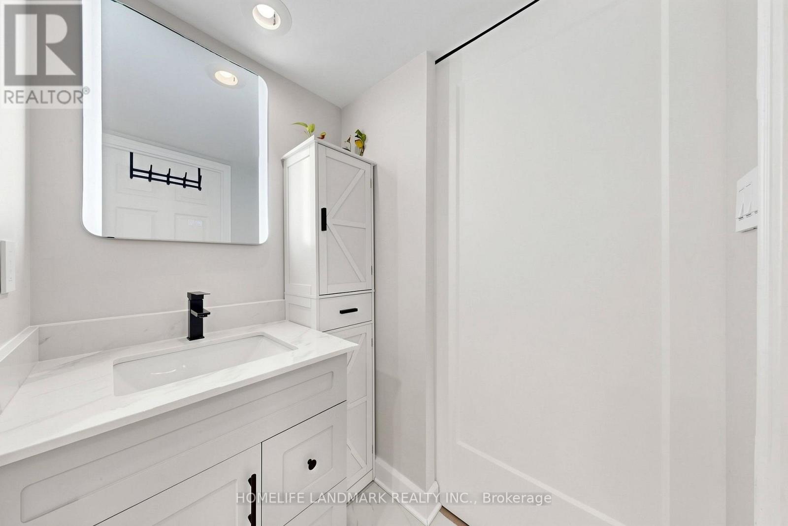 #403 1230 MARLBOROUGH COURT - 31