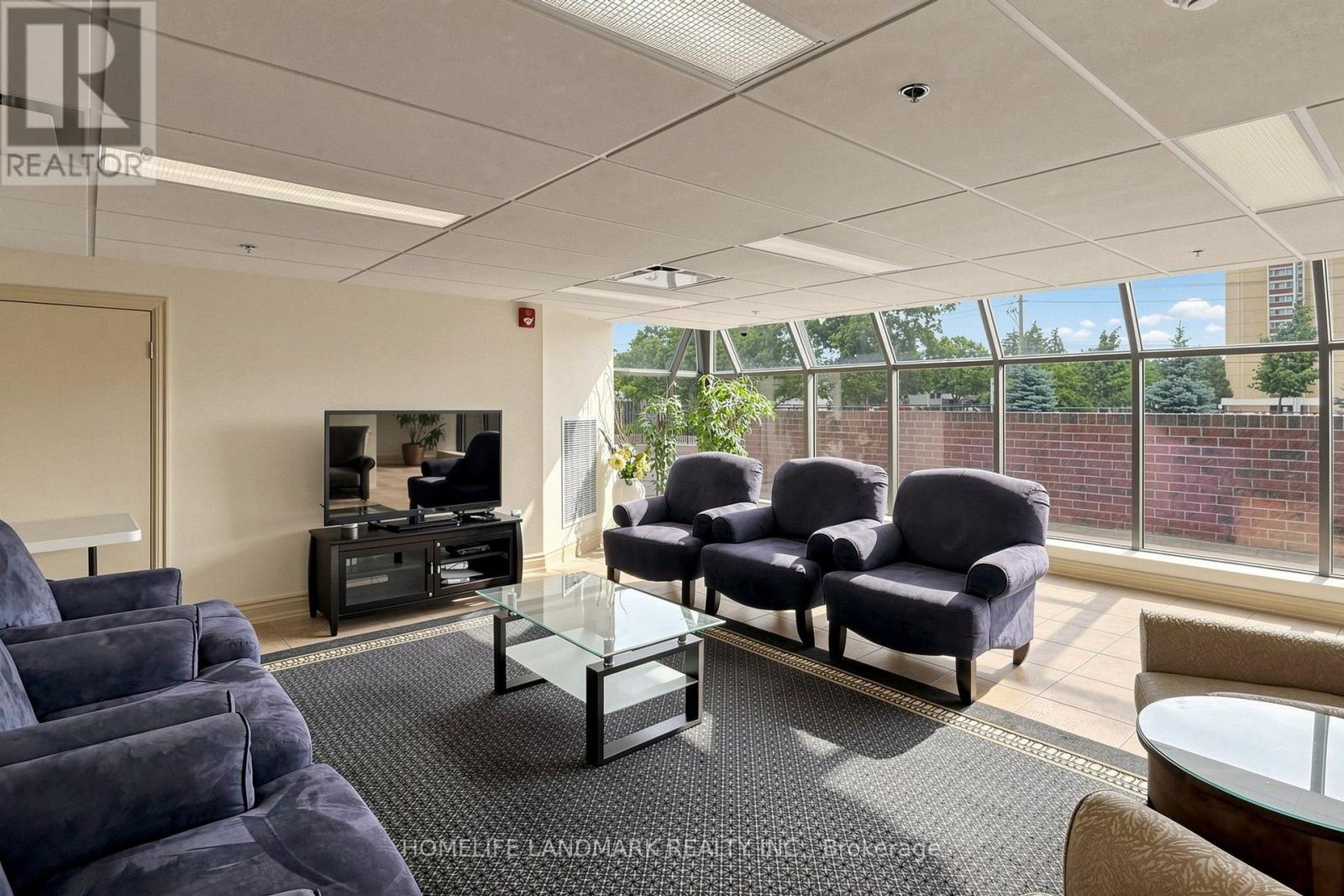 #403 1230 MARLBOROUGH COURT - 35