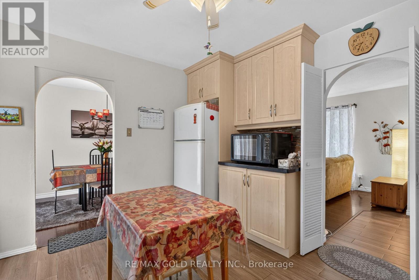 129 FOLKSTONE CRESCENT - 17