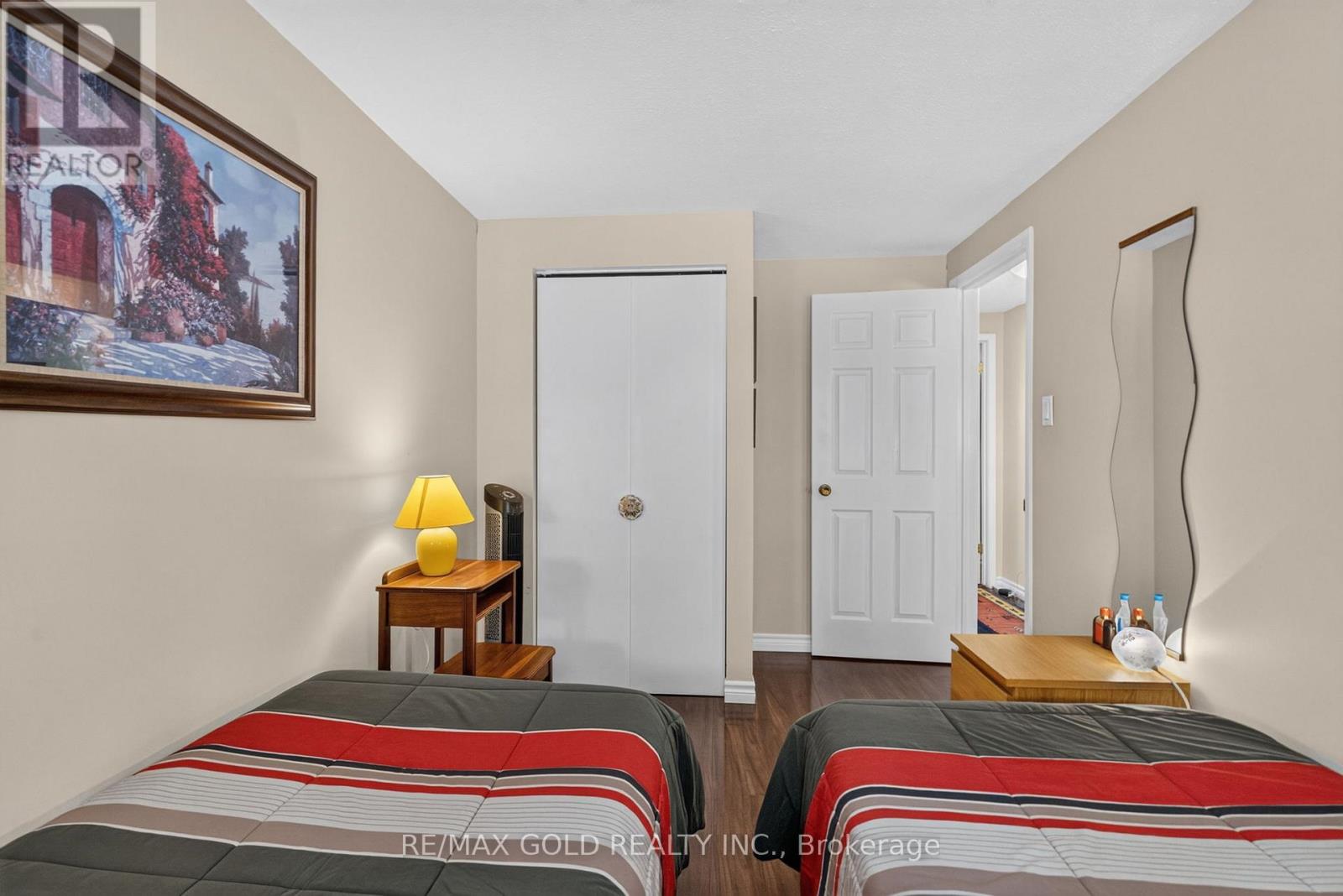 129 FOLKSTONE CRESCENT - 24