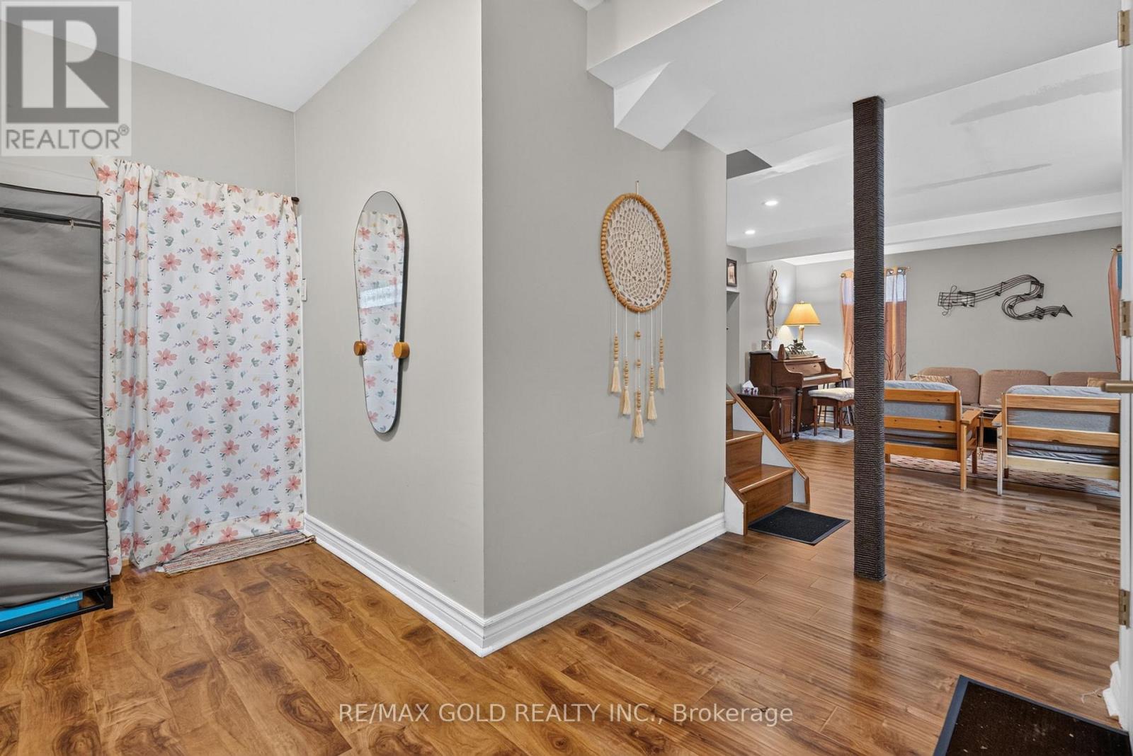 129 FOLKSTONE CRESCENT - 36