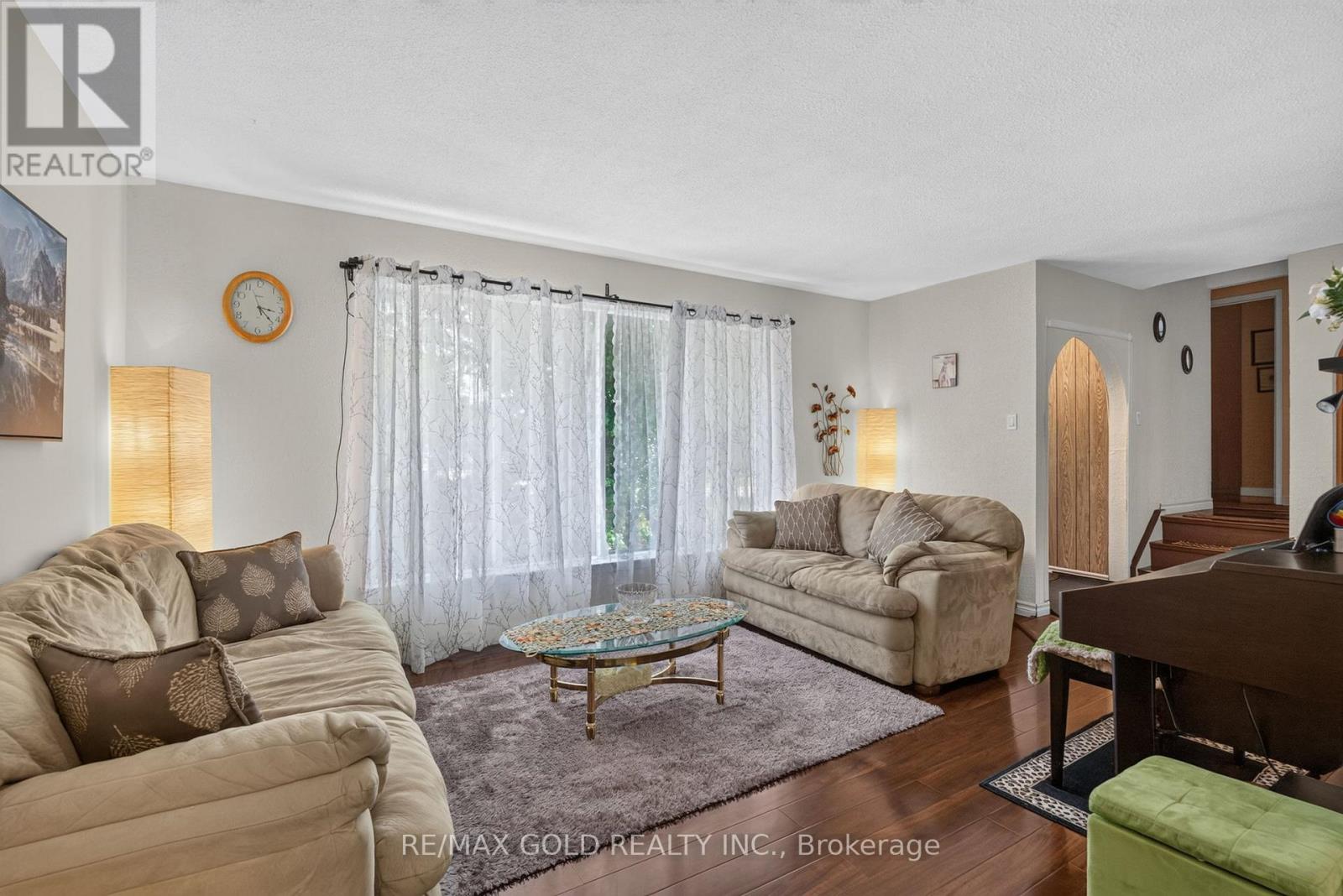 129 FOLKSTONE CRESCENT - 9