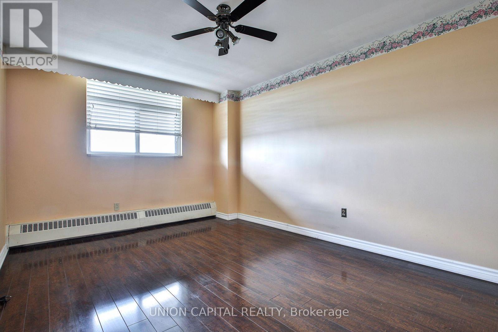 #711 5 FRITH ROAD - 15