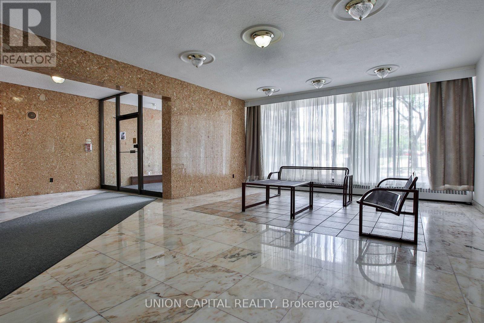 #711 5 FRITH ROAD - 25