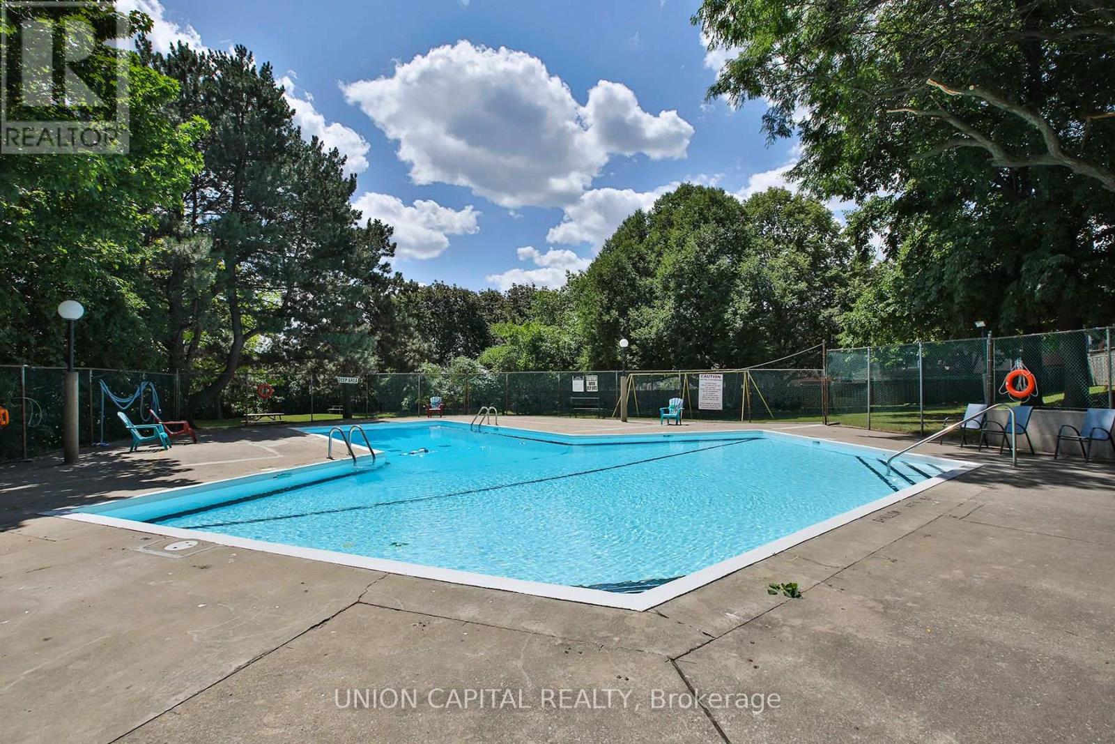 #711 5 FRITH ROAD - 26