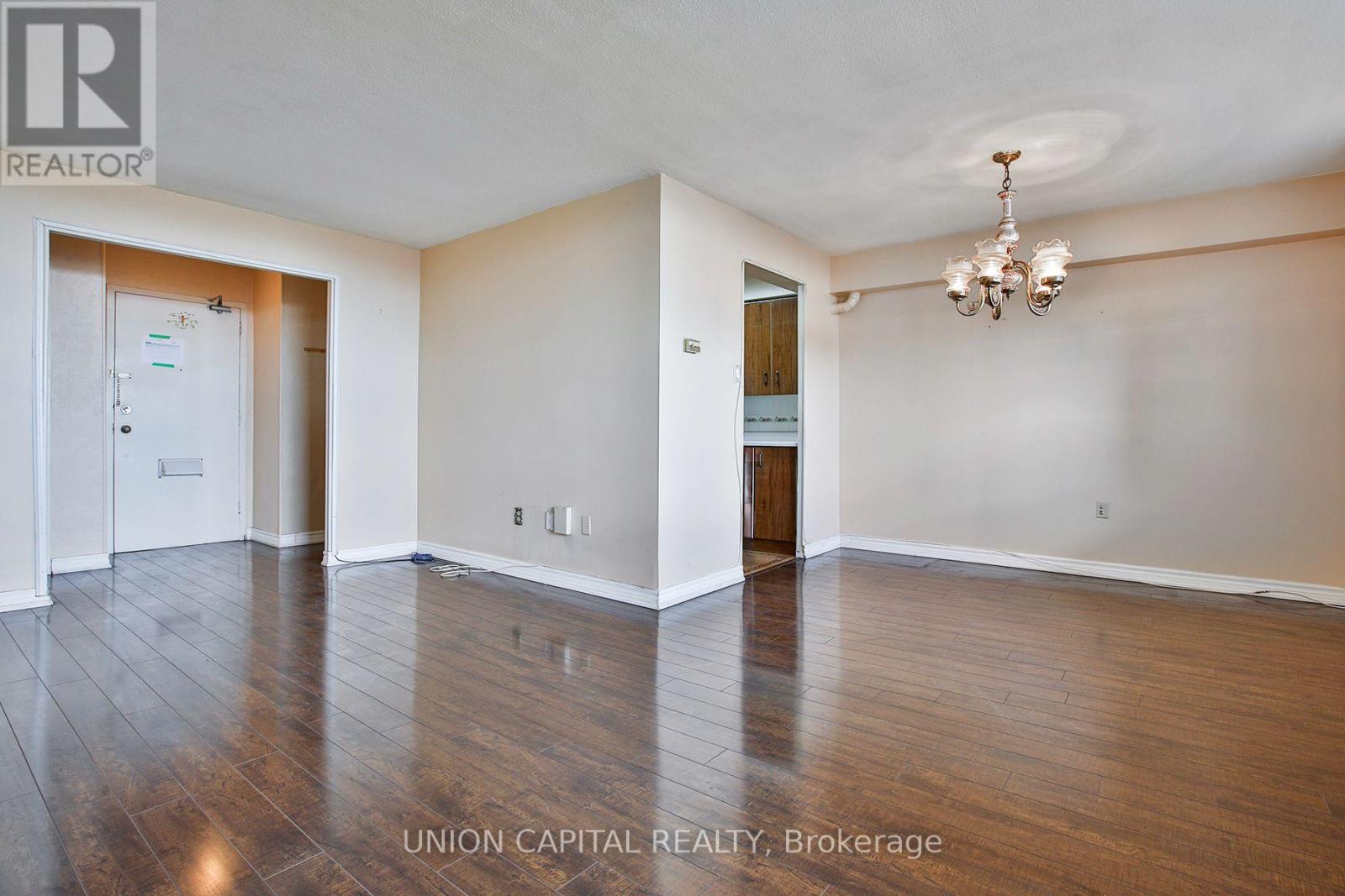 #711 5 FRITH ROAD - 3