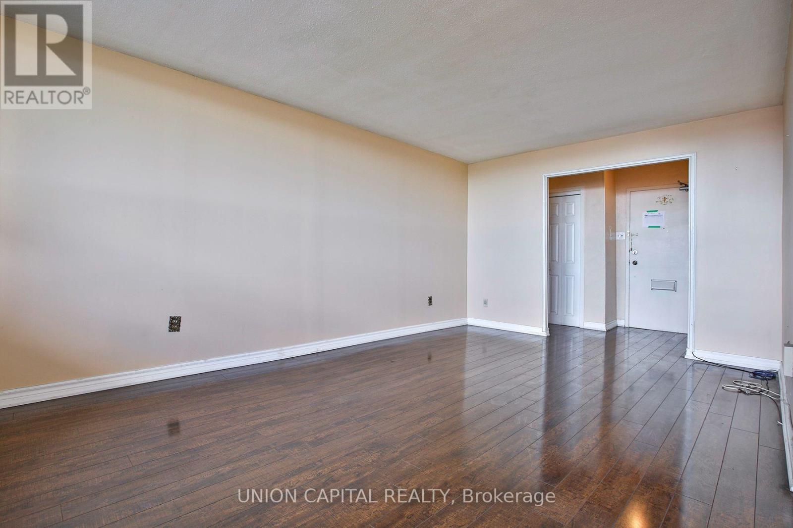 #711 5 FRITH ROAD - 4