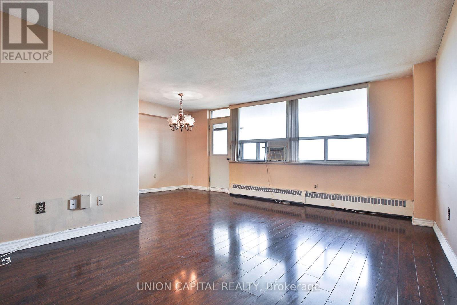 #711 5 FRITH ROAD - 5