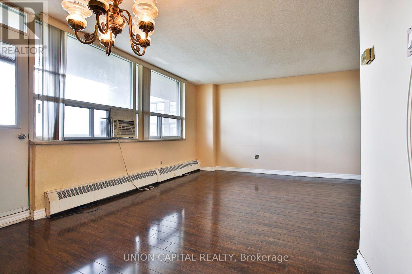 #711 5 FRITH ROAD - 7