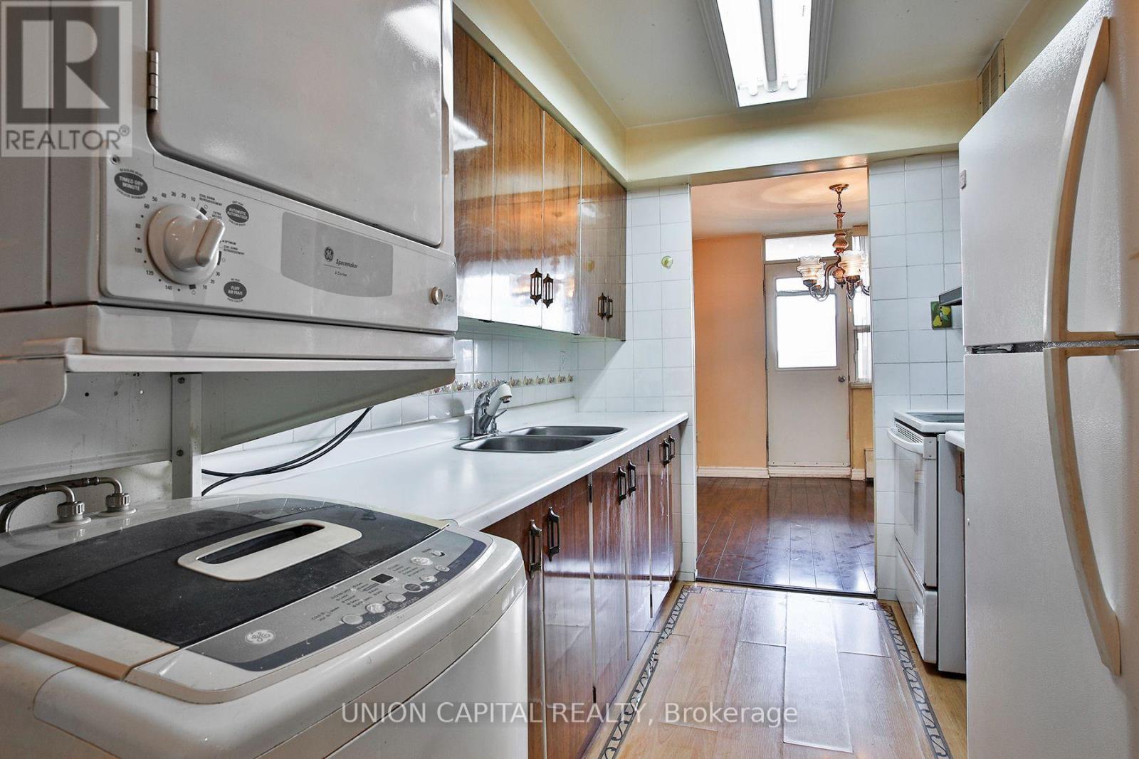 #711 5 FRITH ROAD - 9
