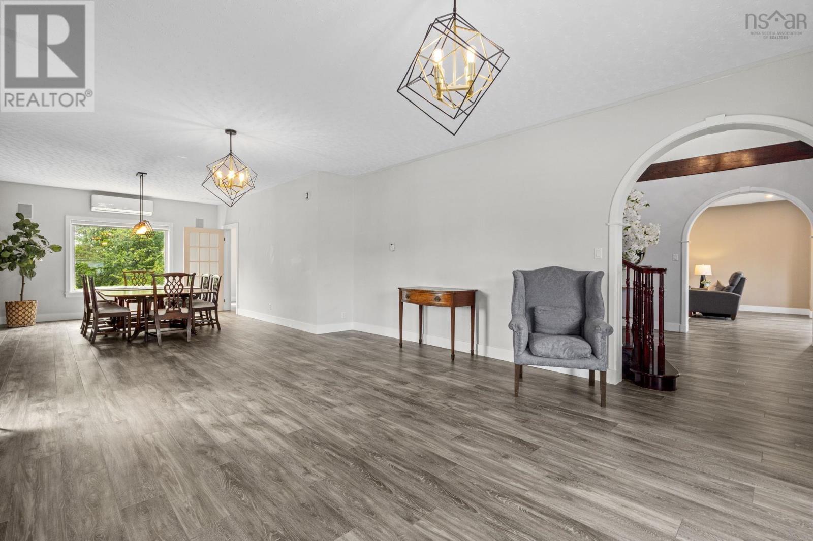 31 Lancaster Drive - 5