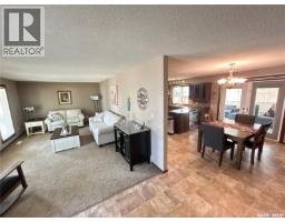 Family room - 205 Schaefer Street, Richmound, SK S0N2E0 Photo 14
