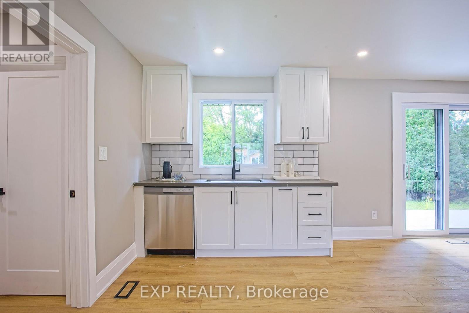 343 CANBOROUGH STREET - 11