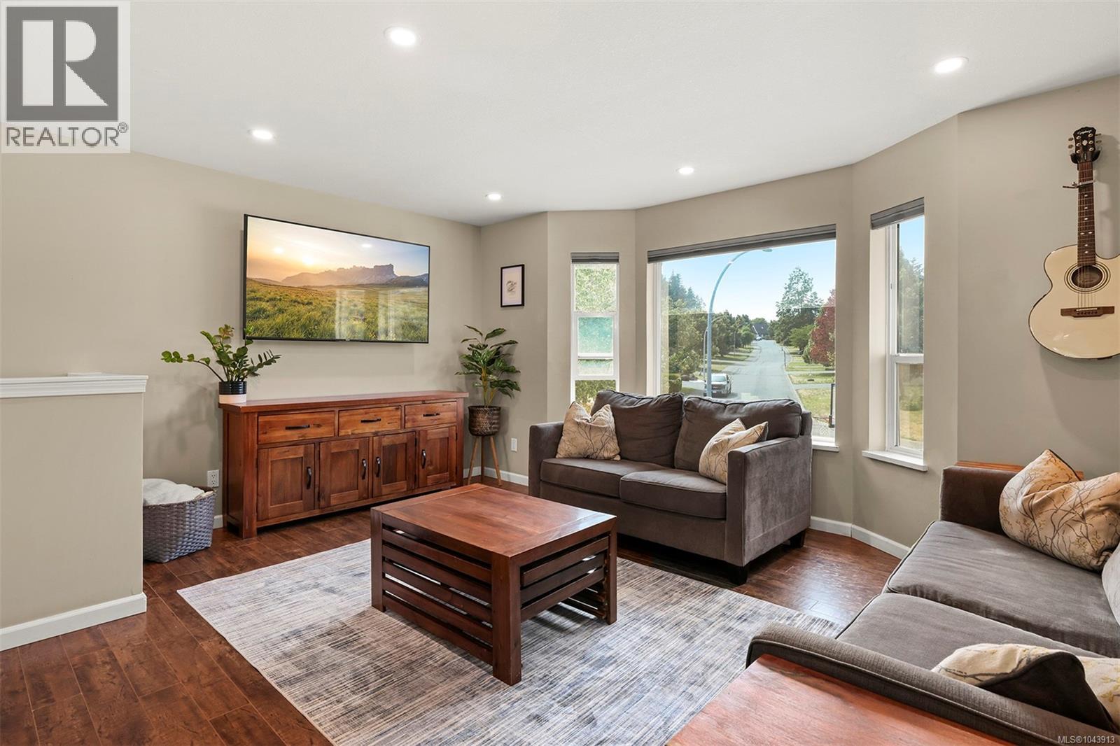2221 HERON Cres - 29