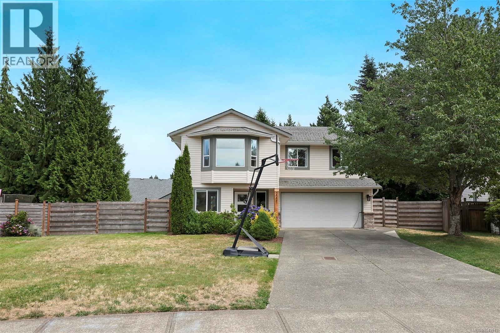 2221 HERON Cres - 14