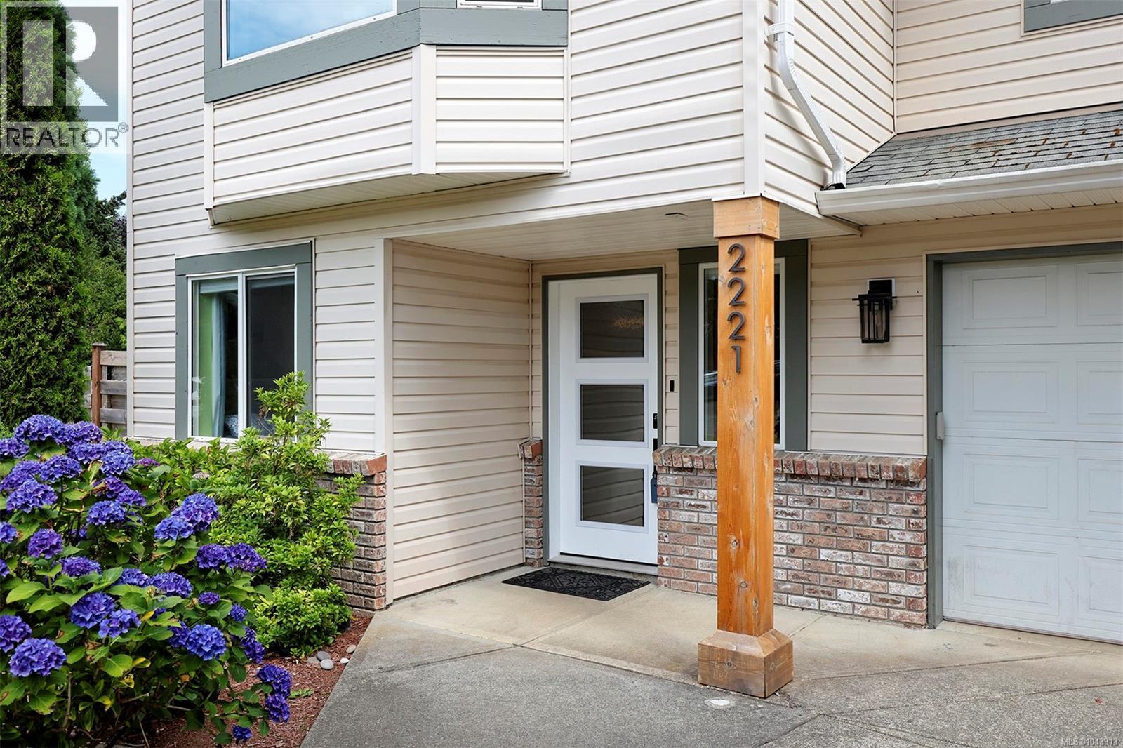 2221 HERON Cres - 15
