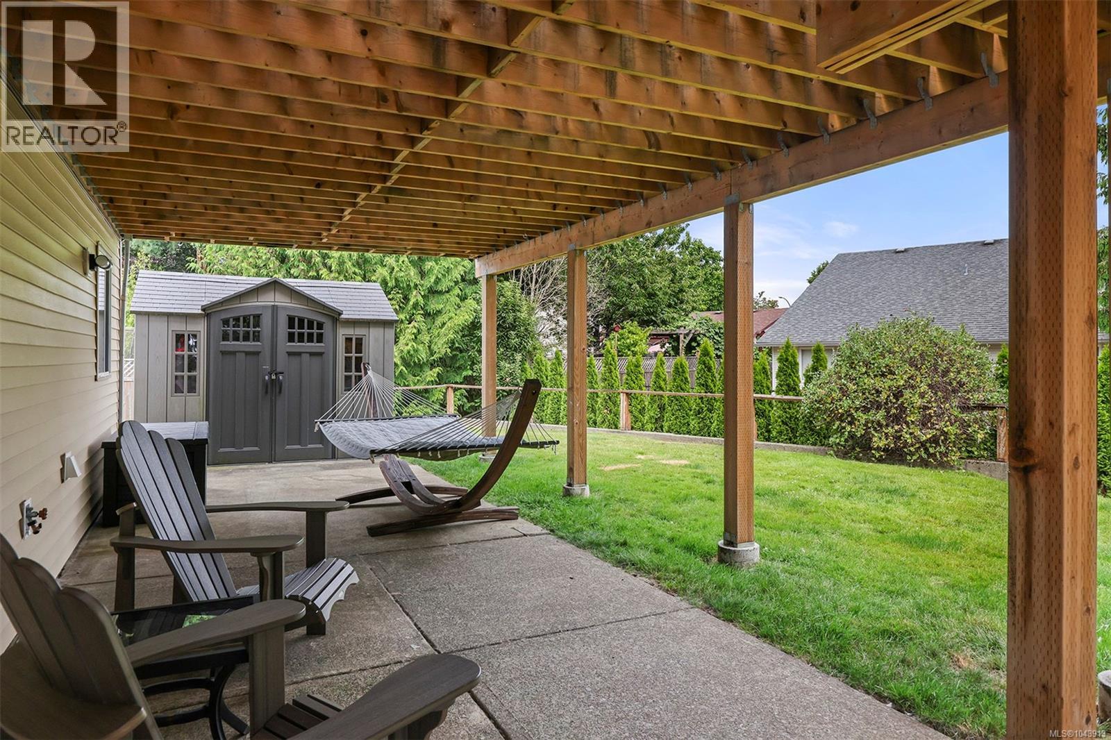 2221 HERON Cres - 28