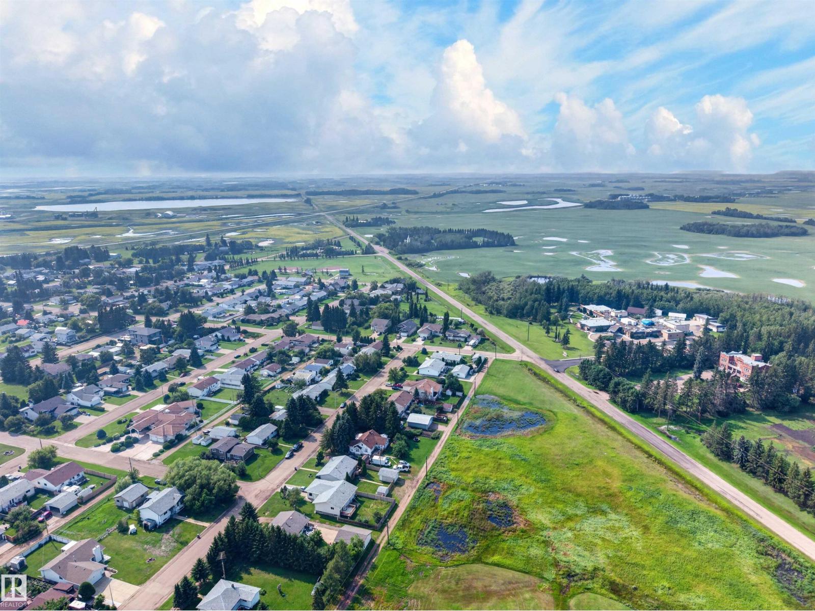 5219 55 AV - 48