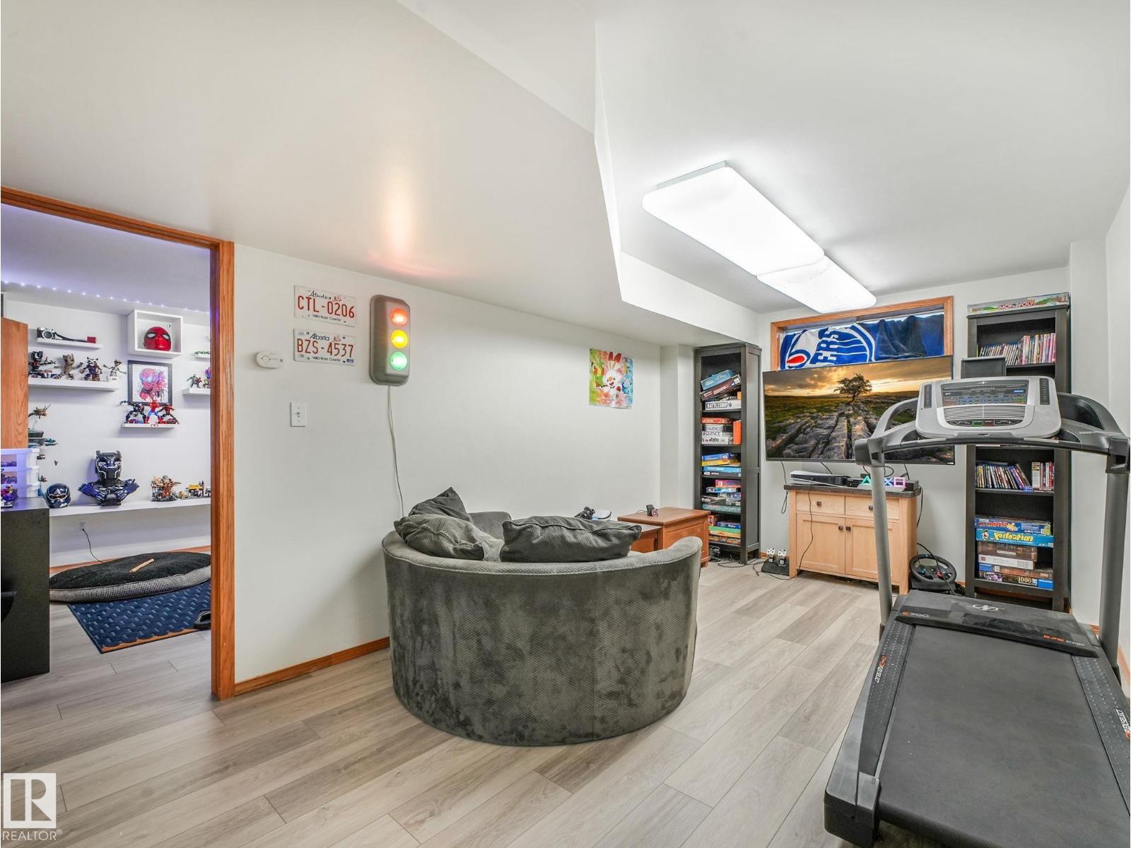 2824 37 ST NW - 37