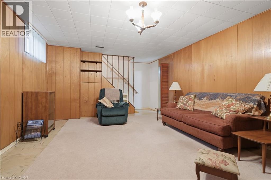 1167 SATURNIA Crescent - 22