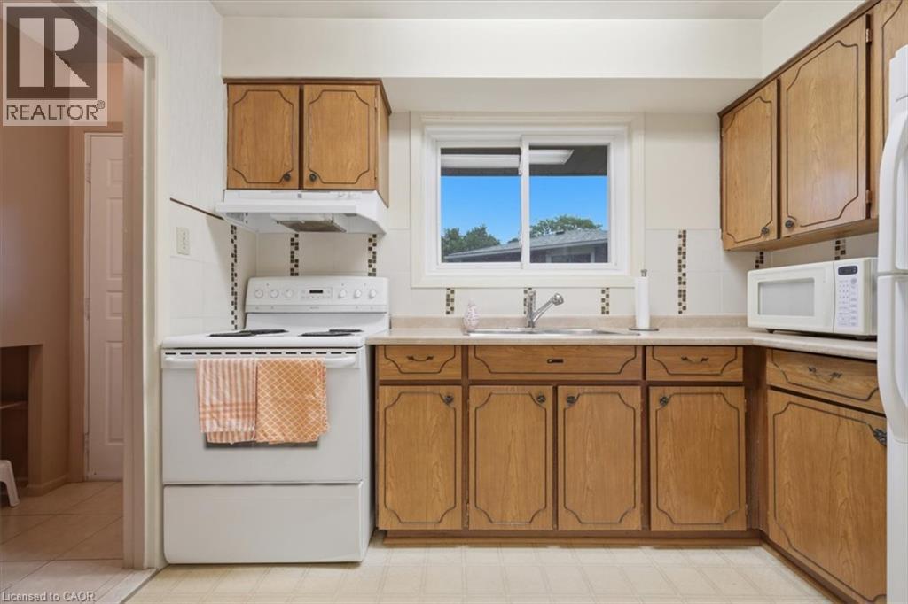 1167 SATURNIA Crescent - 15