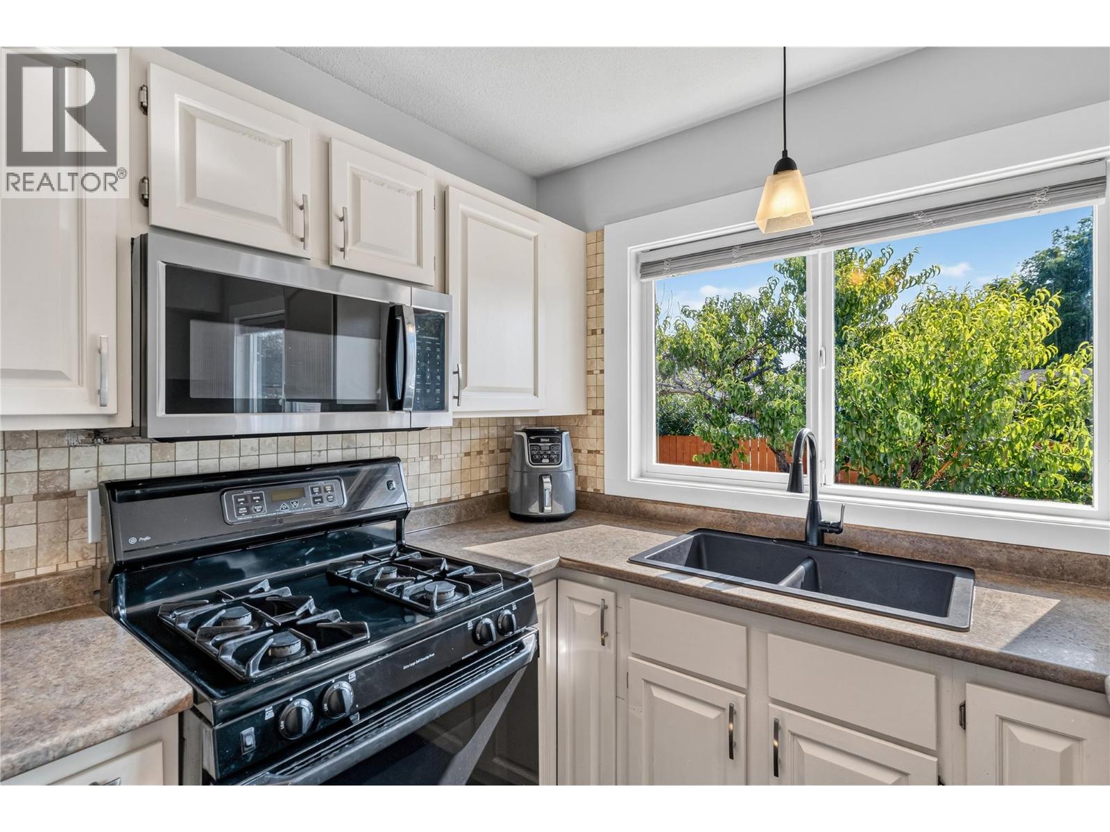 4201 Lakeshore Road - 10