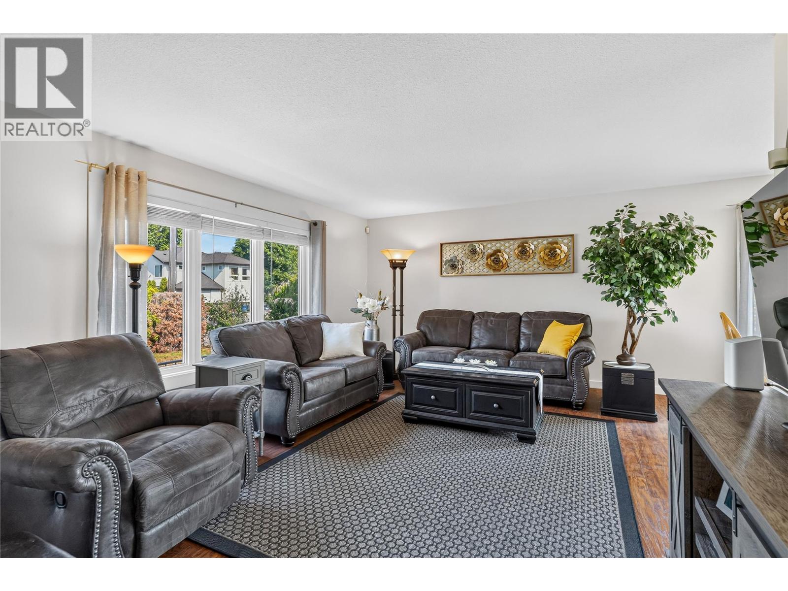 4201 Lakeshore Road - 6