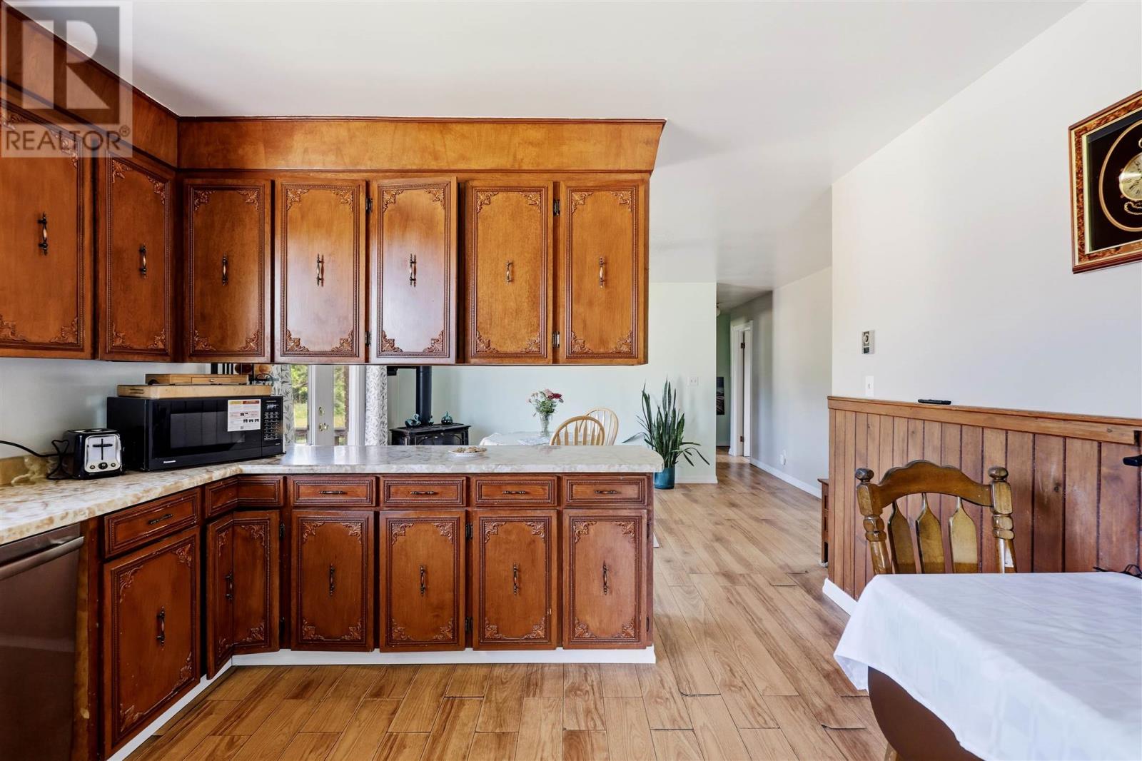 305 Moss RD - 11