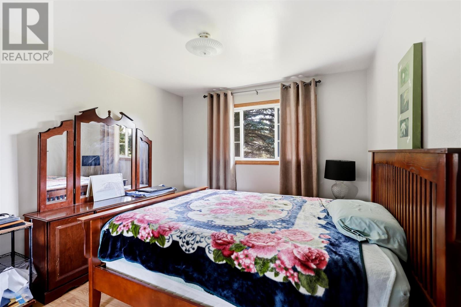 305 Moss RD - 18