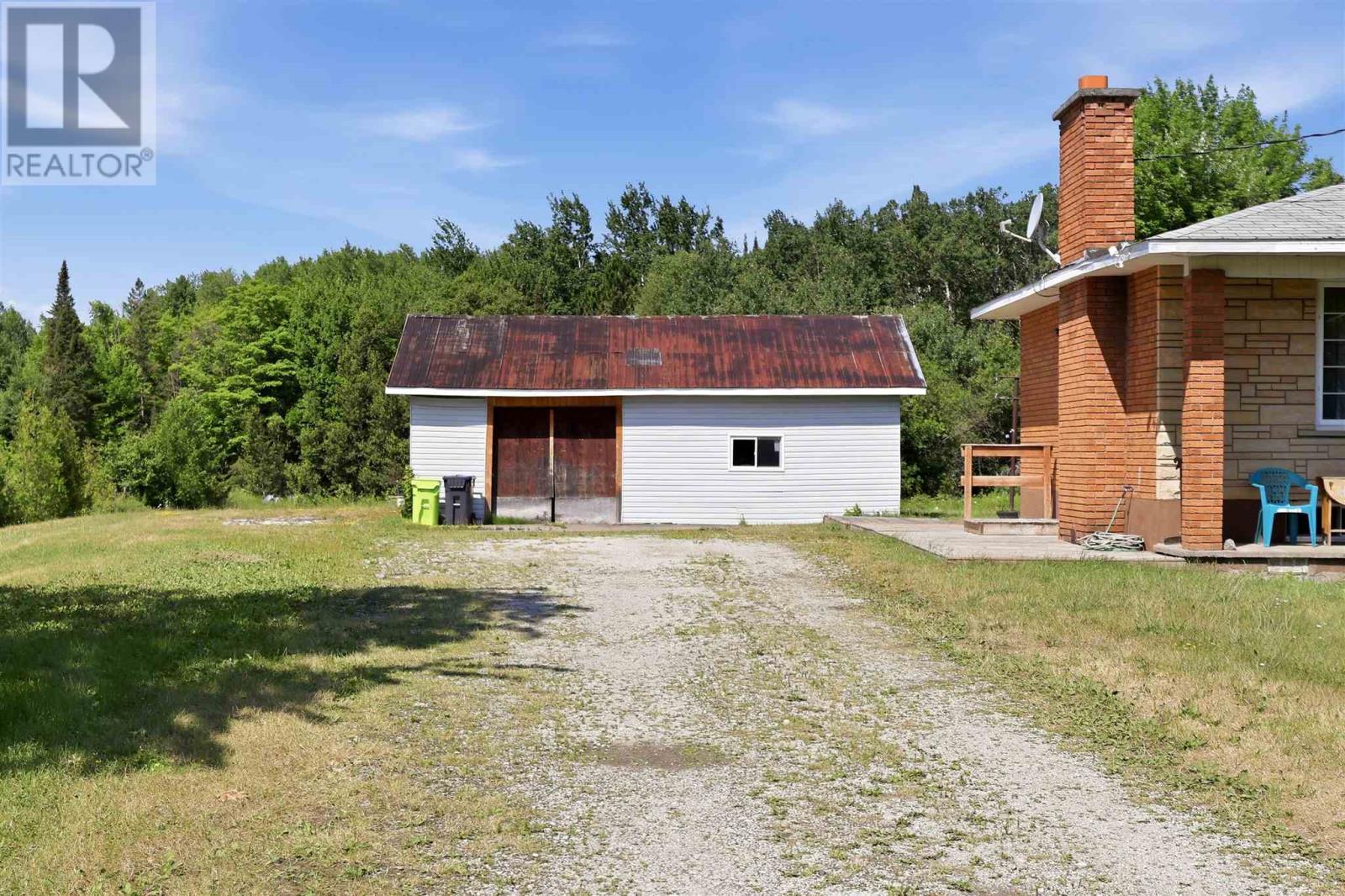 305 Moss RD - 31