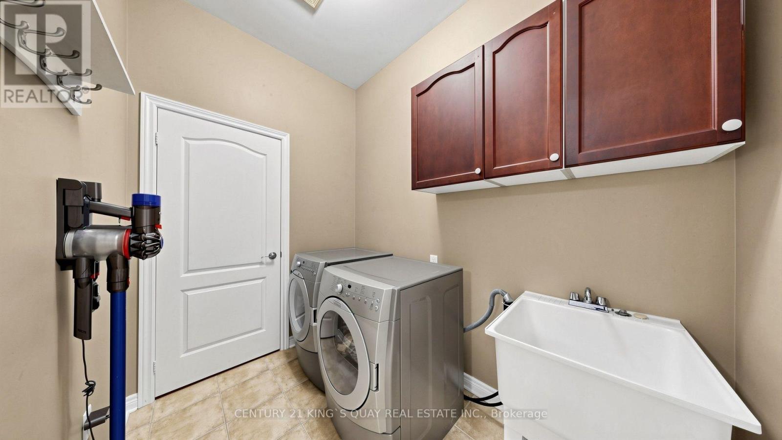 22 HISLOP DRIVE - 22