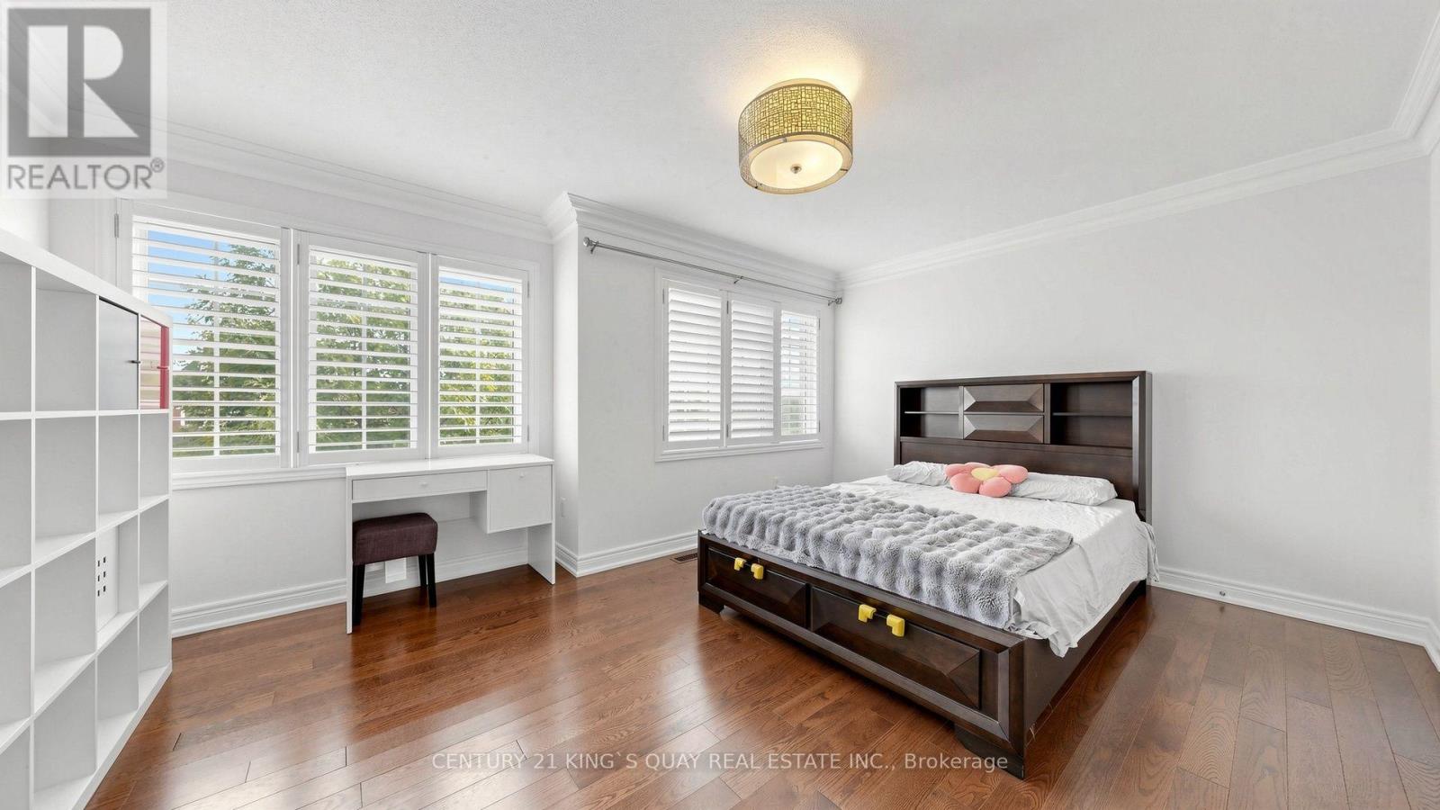 22 HISLOP DRIVE - 32