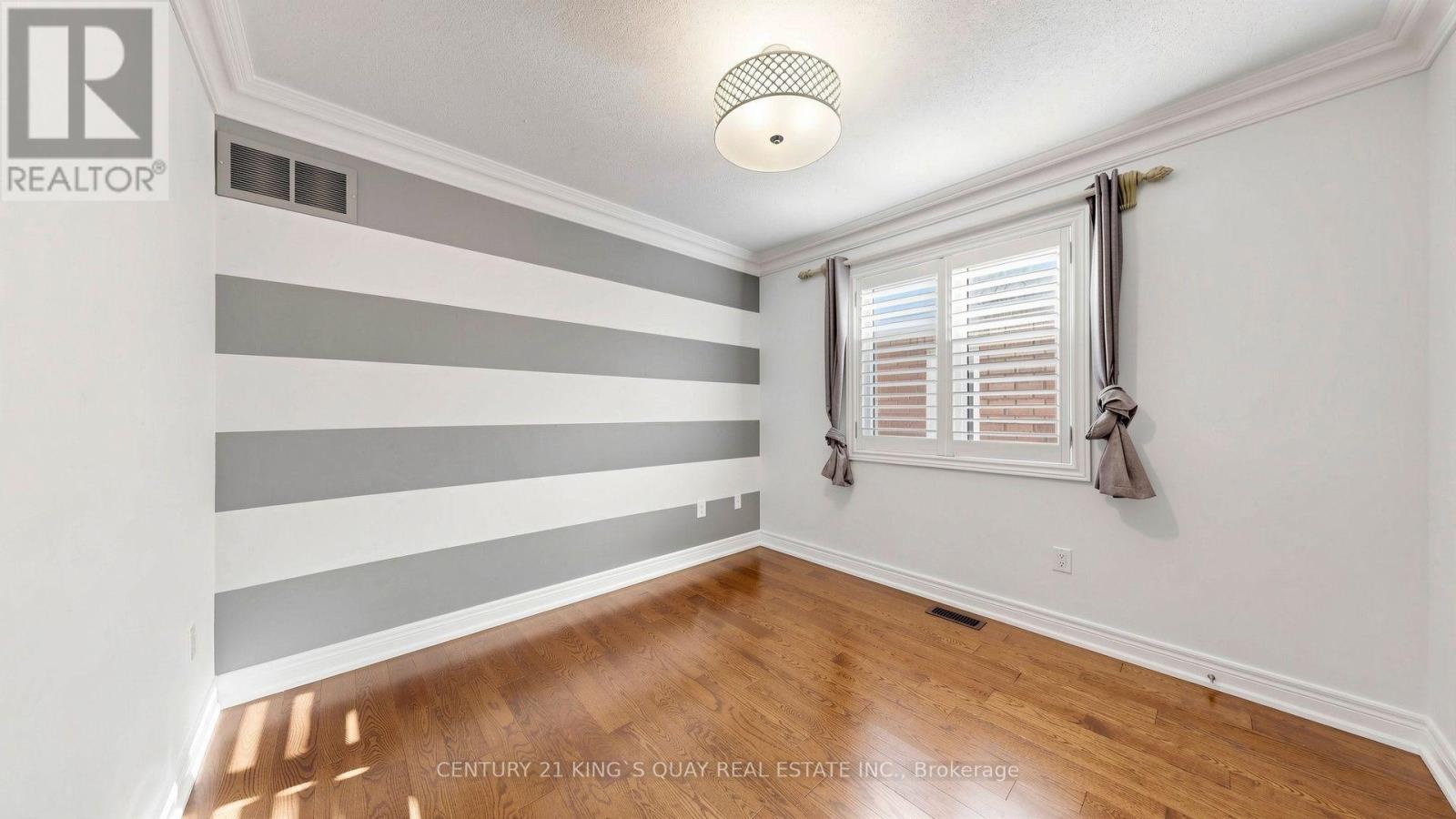 22 HISLOP DRIVE - 40