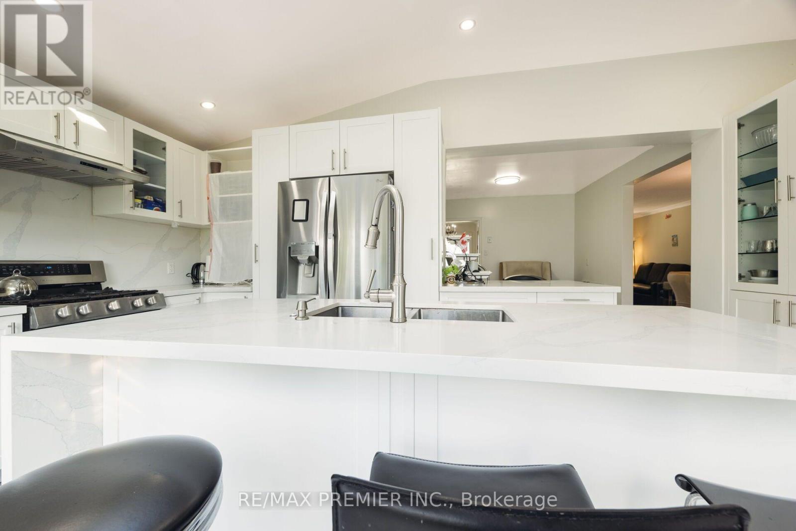 6 CANTON AVENUE - 24