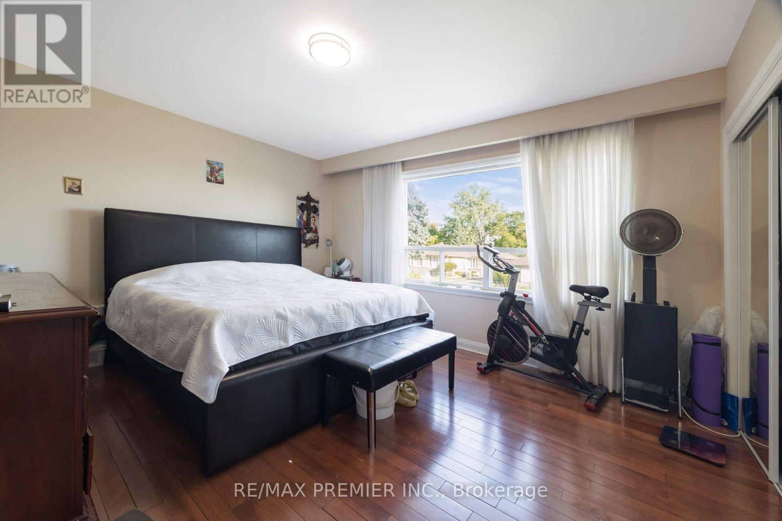 6 CANTON AVENUE - 32