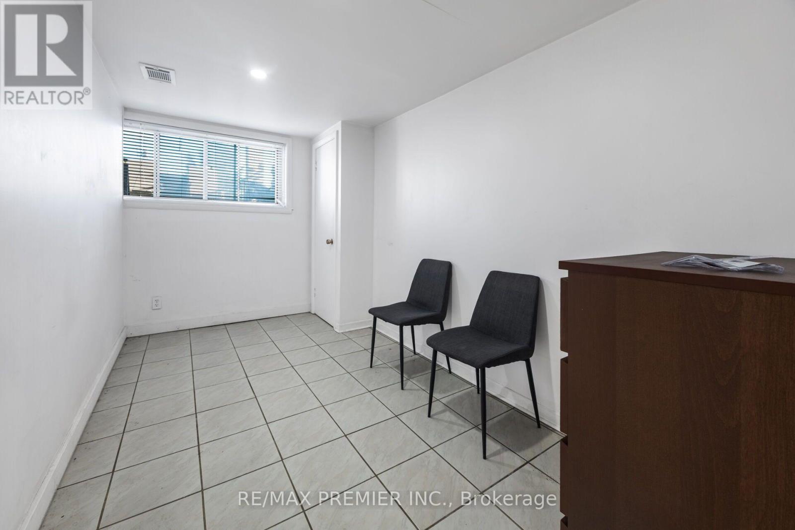 6 CANTON AVENUE - 43