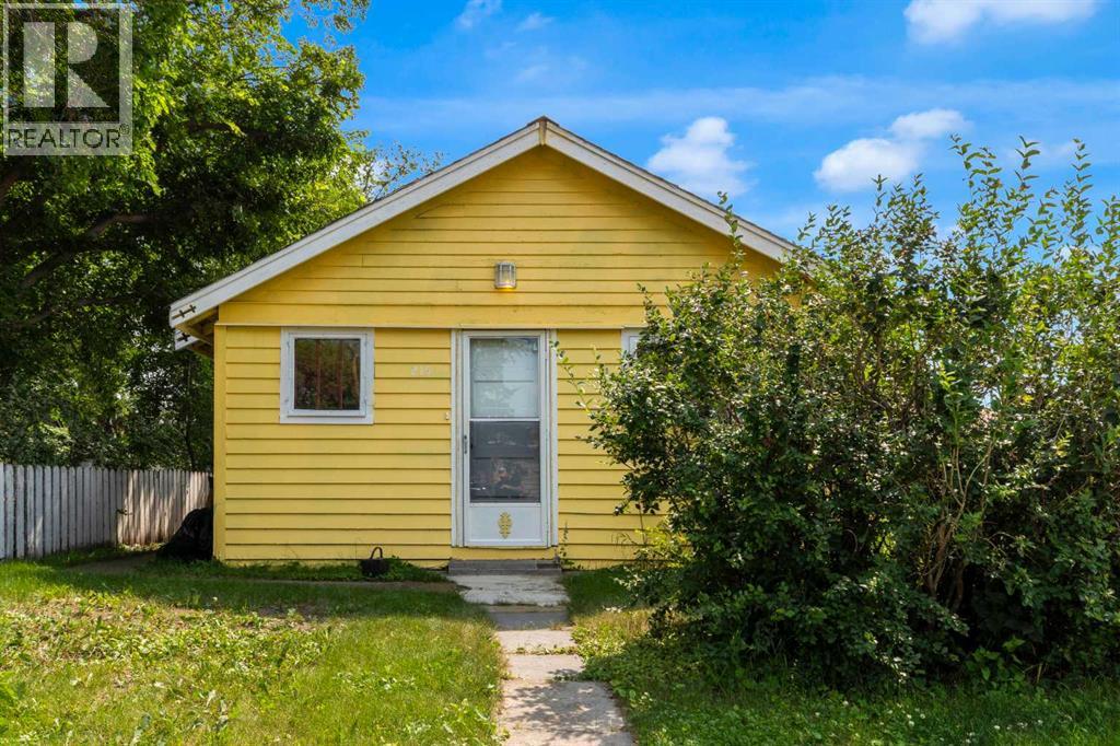 215 4 Street - 1