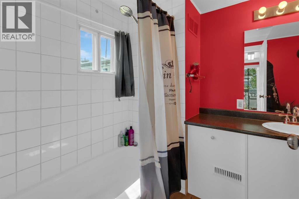 215 4 Street - 17