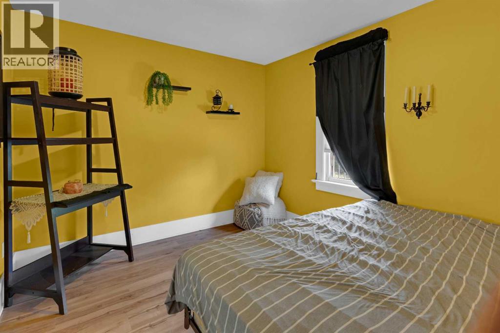 215 4 Street - 18