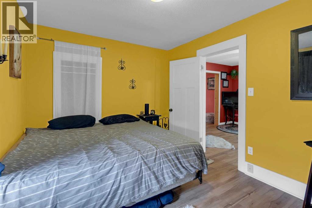 215 4 Street - 19