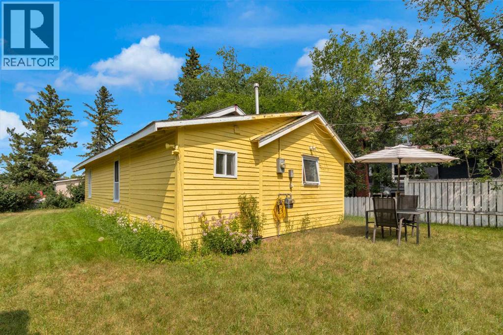 215 4 Street - 23